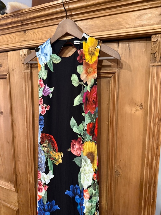 Alice + Olivia Delora Maxi Dress - Picture 4 of 7